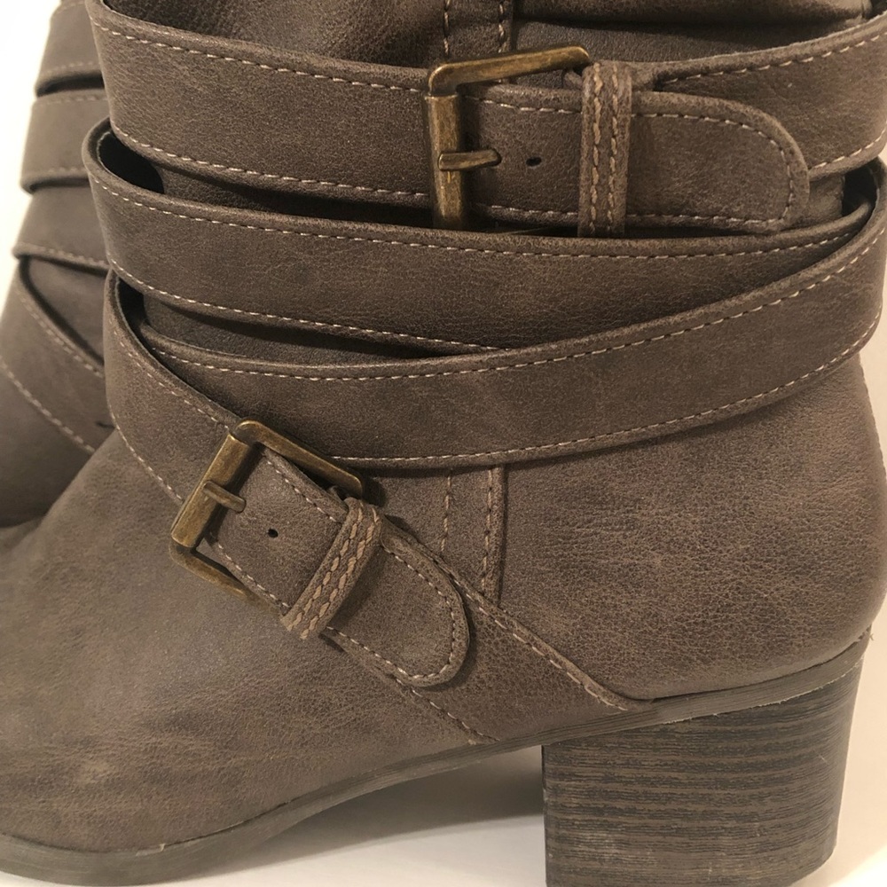 Mossimo brown/gray below the knee boots
